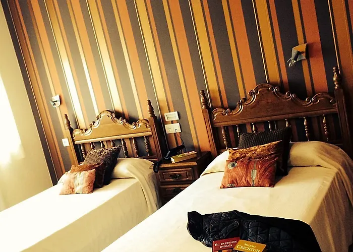 卡萨菊里奥酒店 2* Mazaricos