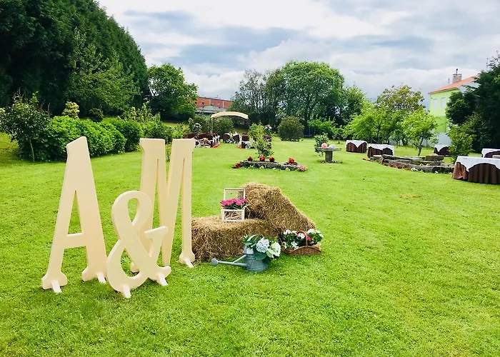 卡萨菊里奥酒店 2* Mazaricos